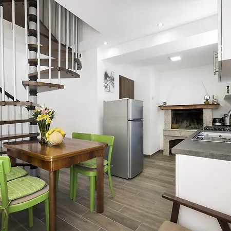 아파트 La Casetta Di Nonna Lea 말리로시니