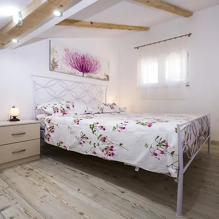 Lägenhet La Casetta Di Nonna Lea *